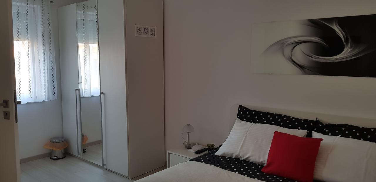 Apartmani Sanja Vrsi Zewnętrze zdjęcie