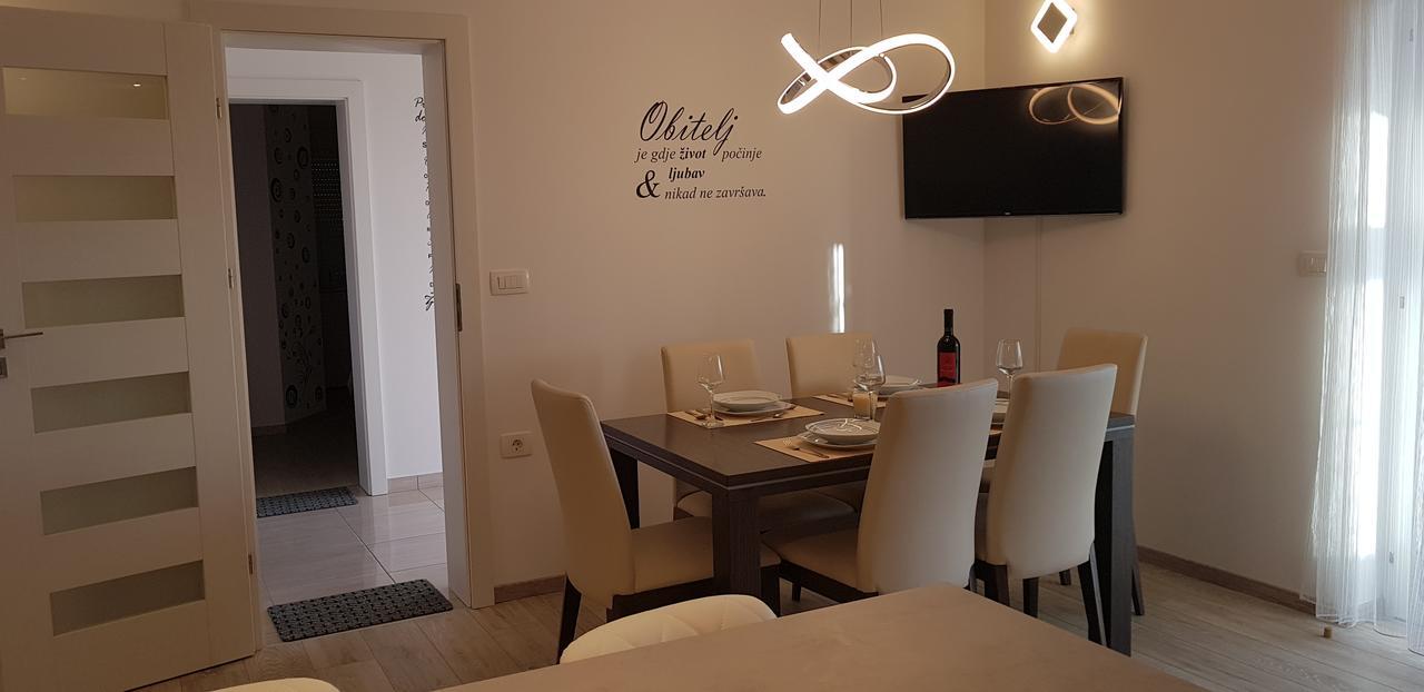 Apartmani Sanja Vrsi Zewnętrze zdjęcie